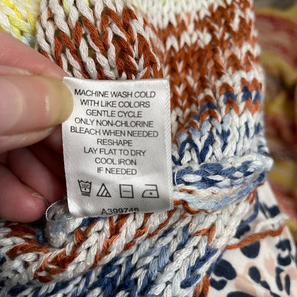 Laurie Felt Baja sweater with fringe - Picture 7 of 7